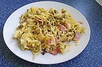 Nudeln mit Schinken und Erbsen