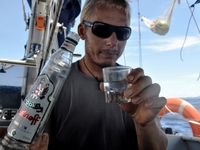 Tar till spriten ...